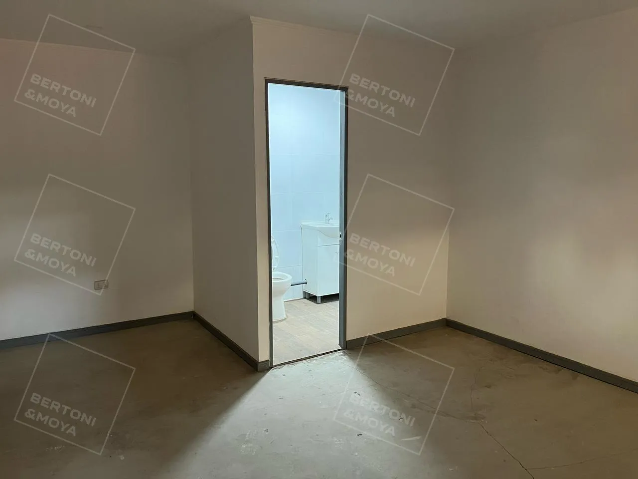 Bodega 1000 m2 acceso norte — foto 10